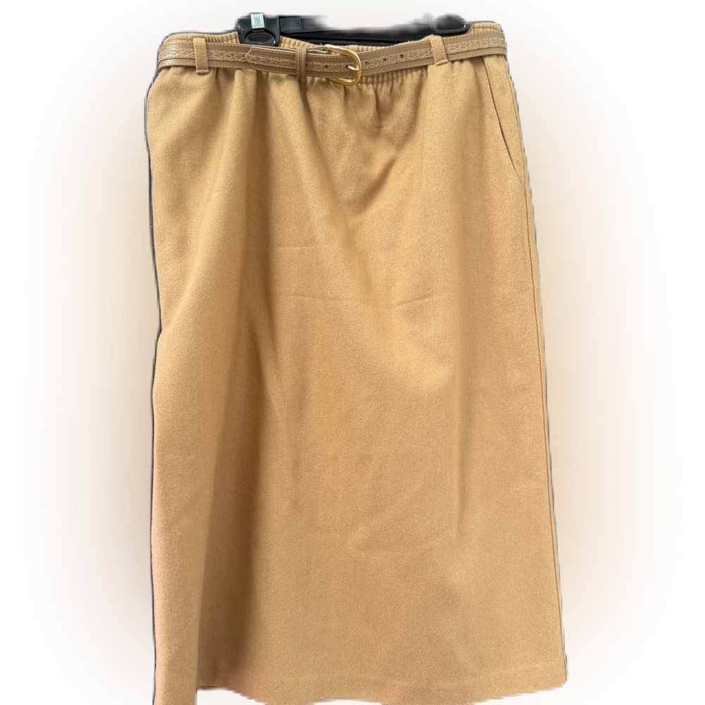 Vintage Alfred Dunner 100% Wool Tan Skirt Knee Length With Belt. Size 10